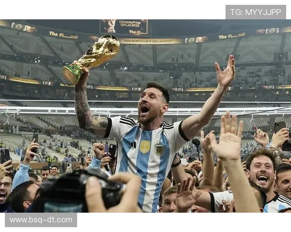 梅西带领阿根廷再度捧起世界杯荣耀，书写足球历史新篇章