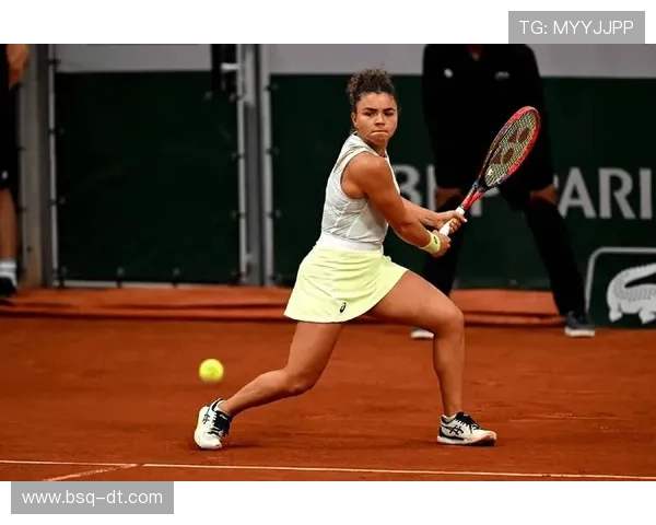 全球网球巡回赛：最新排名揭晓，年轻球员崭露头角挑战老将