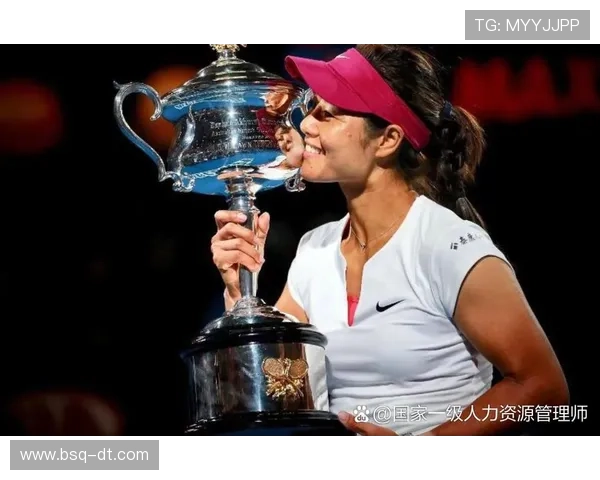 网球大满贯赛季落幕 多项纪录刷新 明年赛季新星崛起引关注