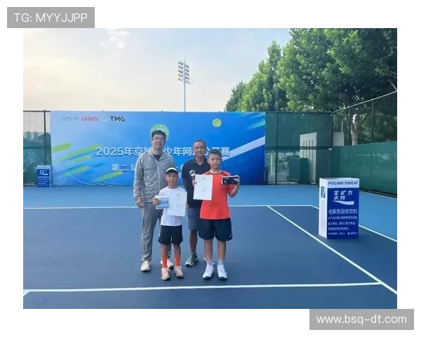 网球赛季大揭秘：全球顶级选手争夺激烈 谁将问鼎2025年大满贯冠军