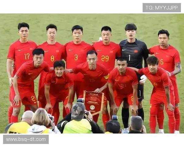 中国篮球队迎战强敌，世界杯预选赛关键战即将打响，球迷热情高涨