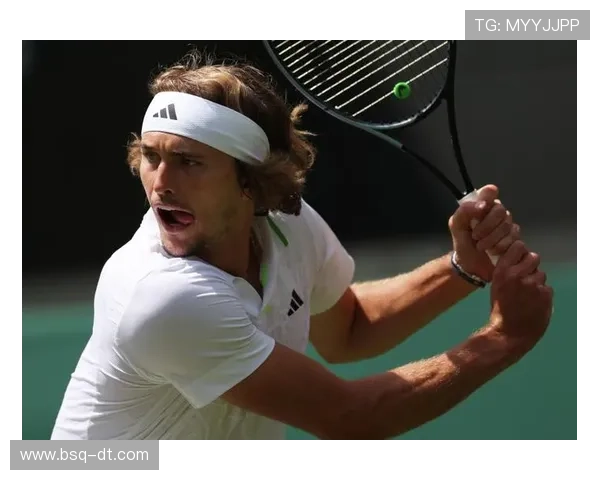 全球网球赛事精彩回顾：从温网到美网，明星选手表现各异