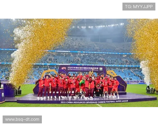 中国足球超级联赛新赛季开启,多支豪强争夺冠军宝座,球迷热情高涨 中国足球超级联赛新赛季开启,多支豪强争夺冠军宝座,球迷热情高涨