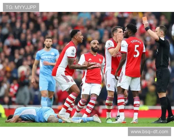 百年荣光与复兴之路的诺丁汉森林足球俱乐部传奇新篇章英超征程 百年荣光与复兴之路的诺丁汉森林足球俱乐部传奇新篇章英超征程